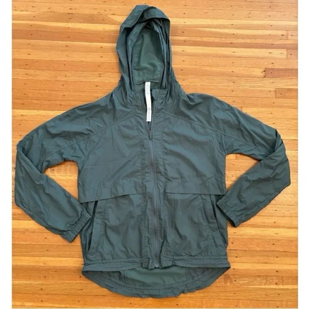LuLuLemon Hood Lite Windbreaker Jacket Lightweight